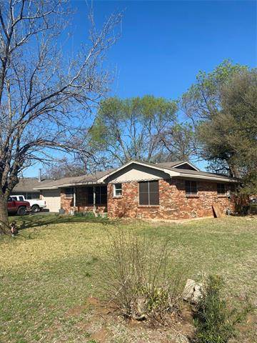 1010 Davis Street, Cleburne, TX 76033