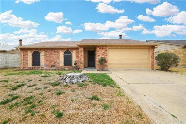 1025 Llano Trail, Grand Prairie, TX 75052