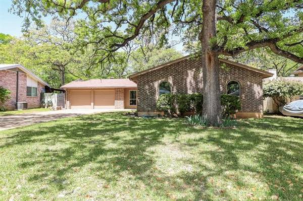 3311 Somerset Drive, Arlington, TX 76013