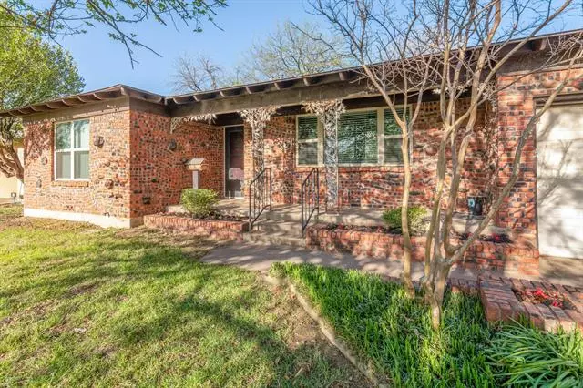 857 Lee Drive, Bedford, TX 76022