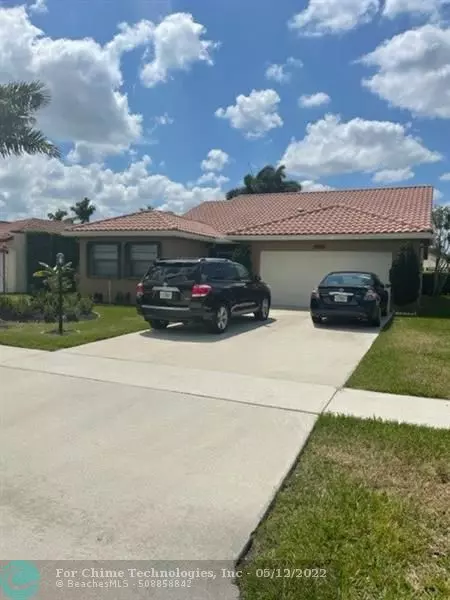 8494 Bonita Isle Dr, Lake Worth Beach, FL 33467