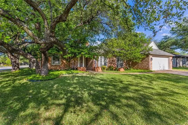 Dallas, TX 75248,15505 Branchcrest Circle