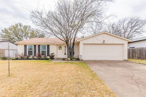 5705 Dunson Drive, Haltom City, TX 76148