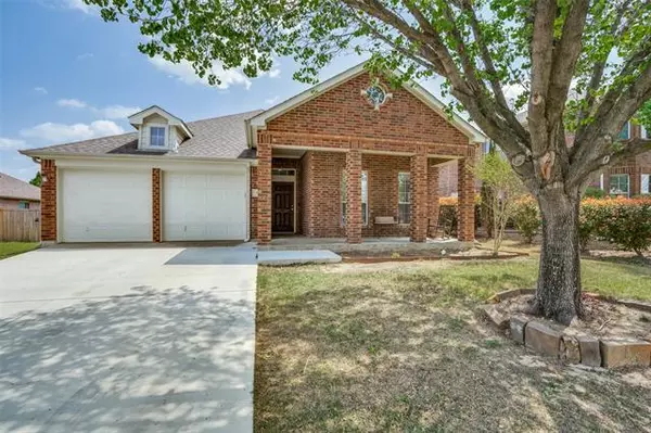 932 Zachary Drive, Arlington, TX 76002