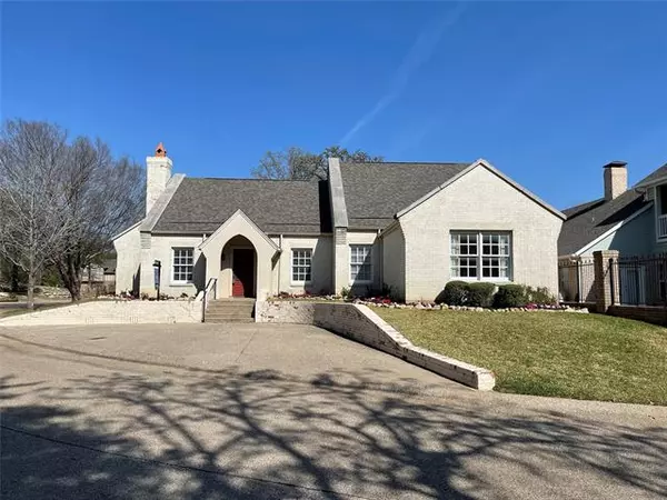 1208 Kelpie Court, Fort Worth, TX 76111