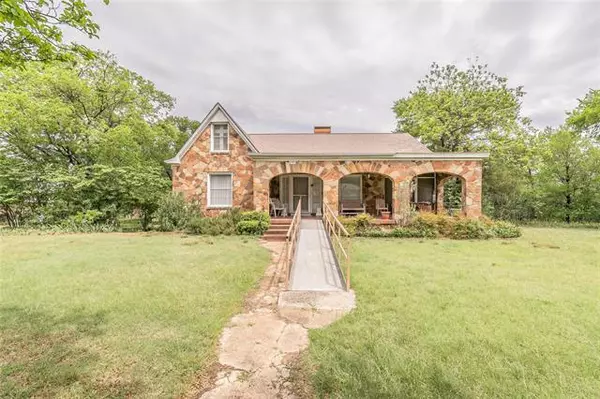 2325 Valkus Street, Fort Worth, TX 76105