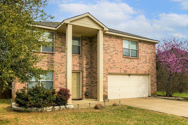 915 Blue Sky Drive, Arlington, TX 76002