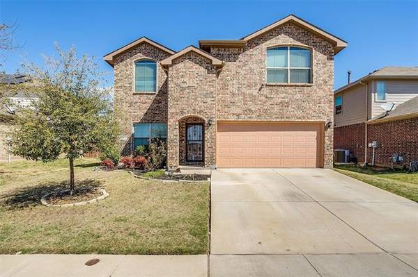 2404 Kitty Hawk Lane, Fort Worth, TX 76123