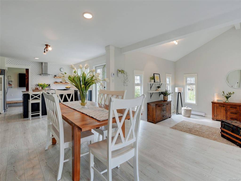Saanich, BC V8X 4X1,4012 Malton Ave