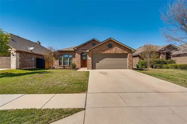 4320 Sweet Clover Lane, Fort Worth, TX 76036