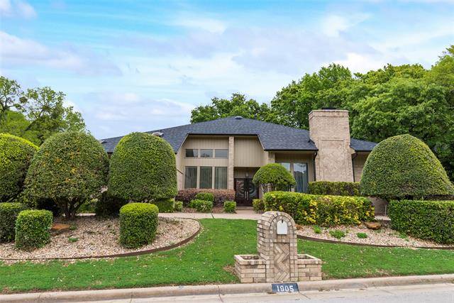 1905 Stonebrook Drive, Arlington, TX 76012