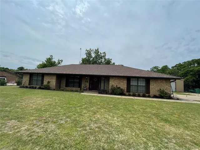 213 Oak Ridge Street, Jacksboro, TX 76458