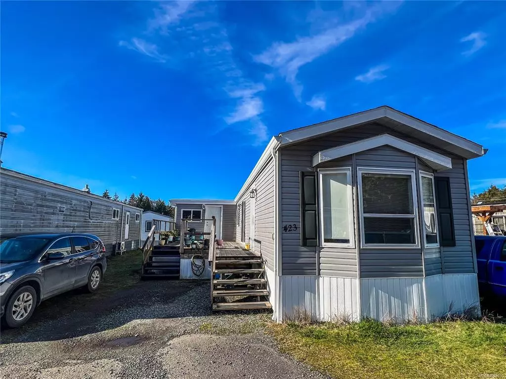 Ucluelet, BC V0R 3A0,423 Orca Cres