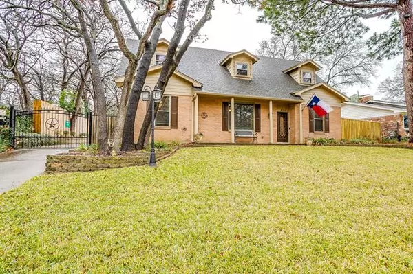 Arlington, TX 76012,2704 Oak Cliff Lane