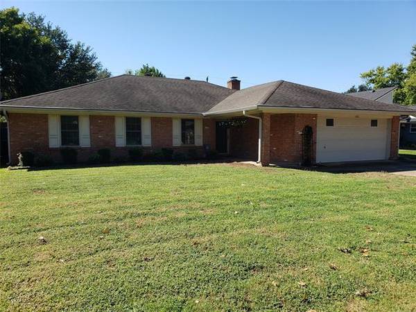 1012 Purdue Drive, Arlington, TX 76012