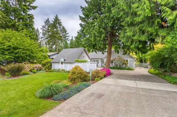 860 Ballenas Rd, Parksville, BC V9P 1S9