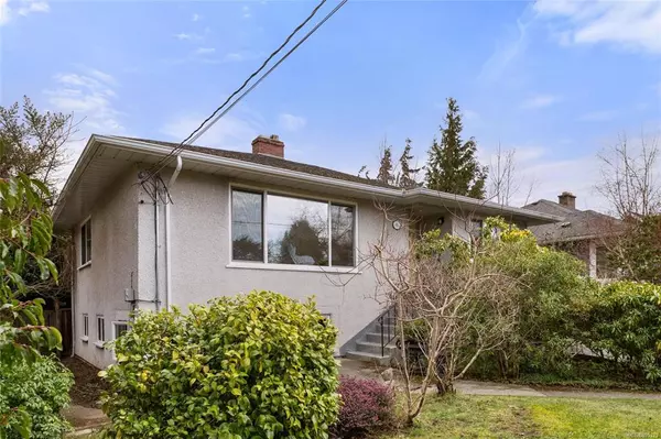 Oak Bay, BC V8S 5B1,915 Byng St