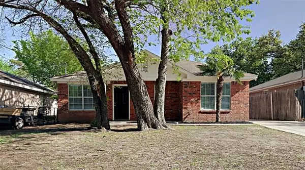 4829 Fitzhugh Avenue, Fort Worth, TX 76105