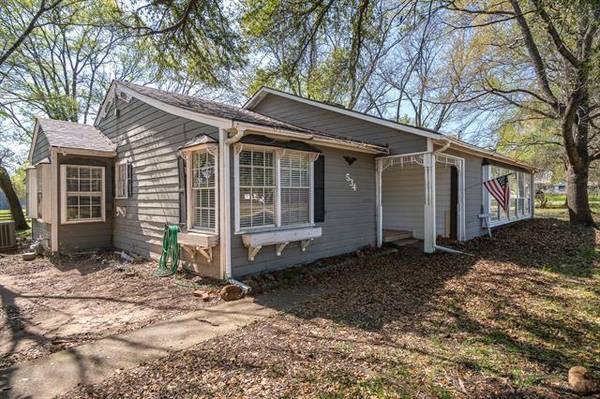 534 S Houston Street, Edgewood, TX 75117