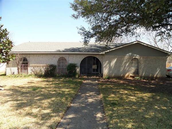 6700 Summit Ridge Drive, Watauga, TX 76148