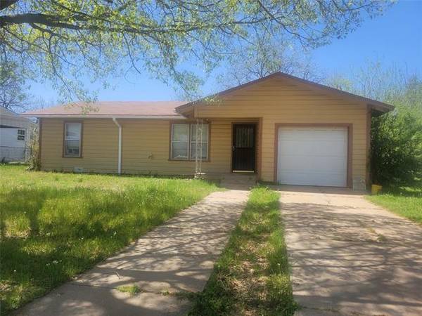 122 Ohio Avenue, Graham, TX 76450