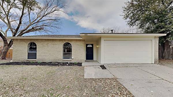 7200 Stonewall Road, Forest Hill, TX 76140