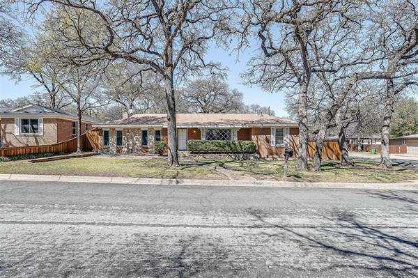 208 W Cheryl Avenue, Hurst, TX 76053