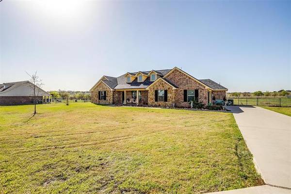 6109 Kentucky Street, Joshua, TX 76058