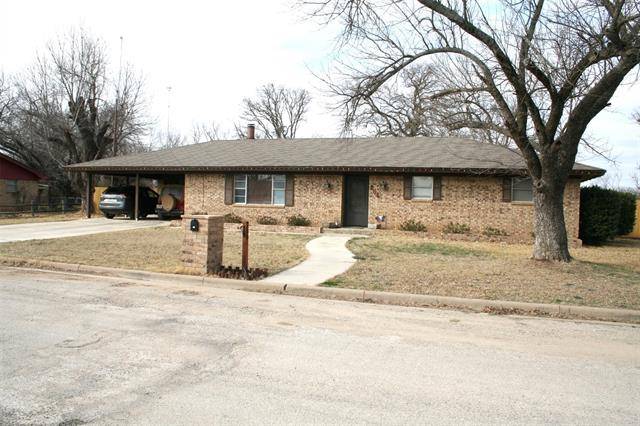 208 Poco Drive, Bangs, TX 76823