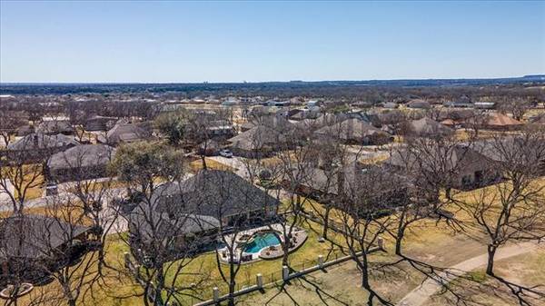 5800 Long Drive, Granbury, TX 76049