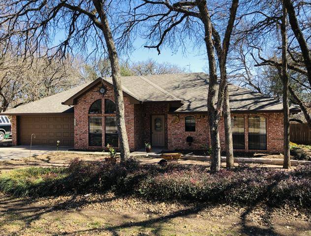 1301 Spanish Moss Drive, Granbury, TX 76048