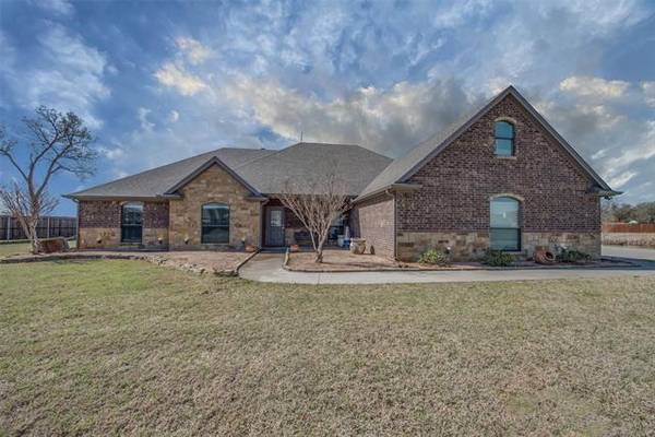 101 Brock Lane, Millsap, TX 76066