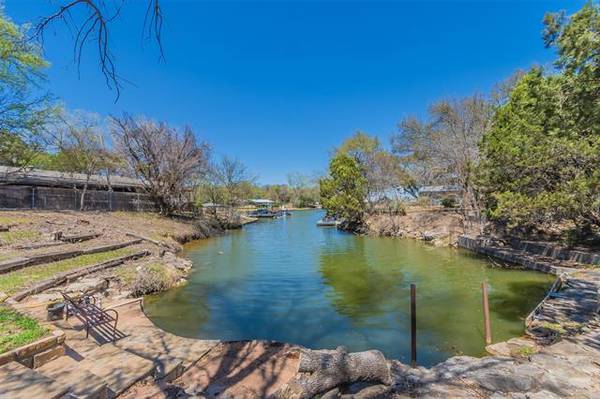 1306 Keechi Trail, Granbury, TX 76048