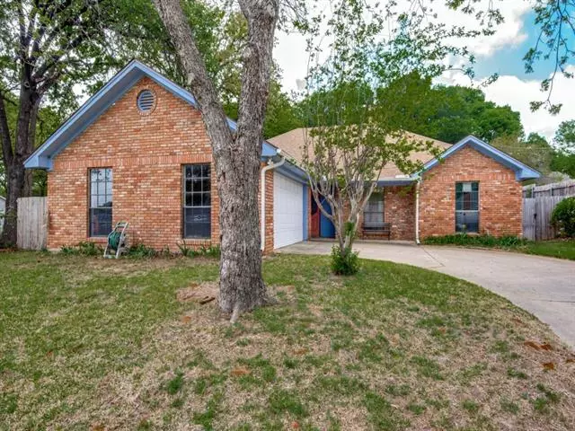 1529 Fireside Way, Irving, TX 75060