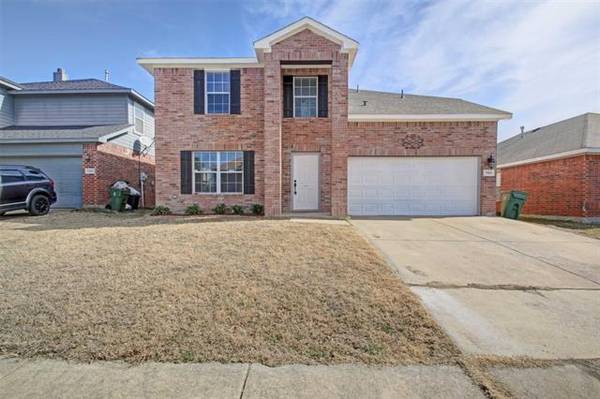 7305 Marsland Lane, Arlington, TX 76001