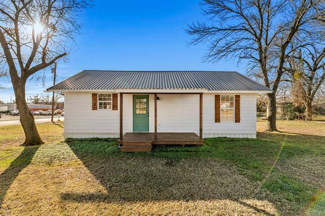 323 N Elm Street, Muenster, TX 76252