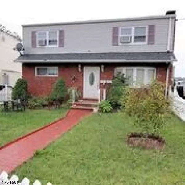 17 Pershing Pl, North Arlington Boro, NJ 07031