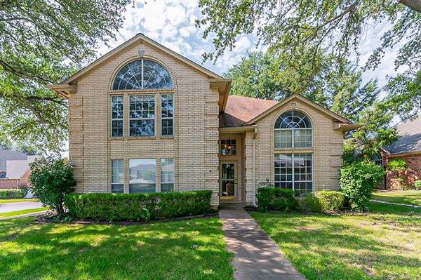 3412 Crescent Court, Bedford, TX 76021