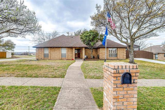 10196 Wandering Way Street, Benbrook, TX 76126