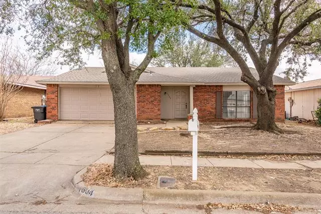 7504 Whitewood Drive, Fort Worth, TX 76137