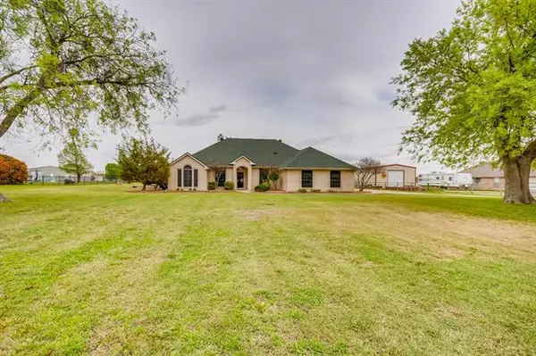 14324 Meadowland Circle, Newark, TX 76071