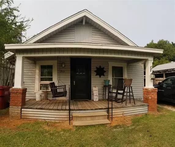 211 E Jordan Street, Grand Saline, TX 75140