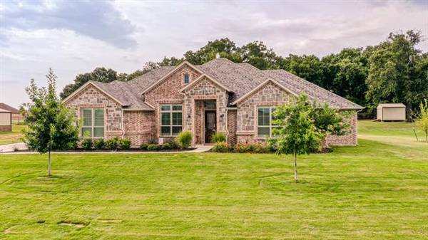 143 Lavender Lane, Springtown, TX 76082