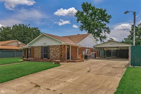 Shreveport, LA 71107,927 Whispering Lake Drive