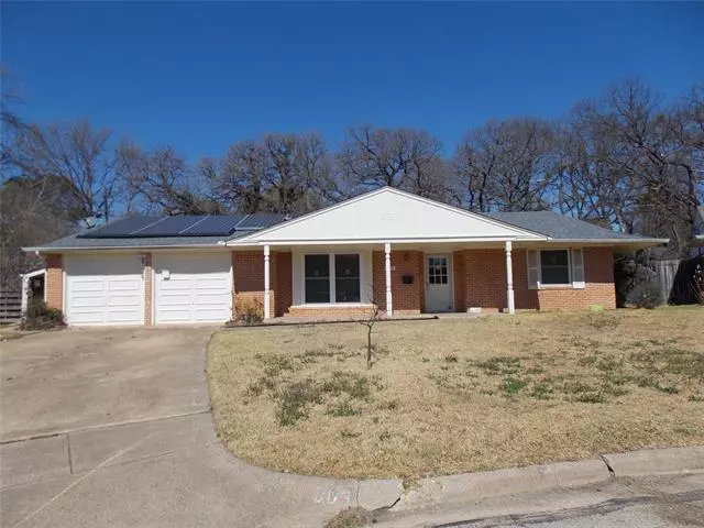 903 Pontiac Court, Arlington, TX 76013