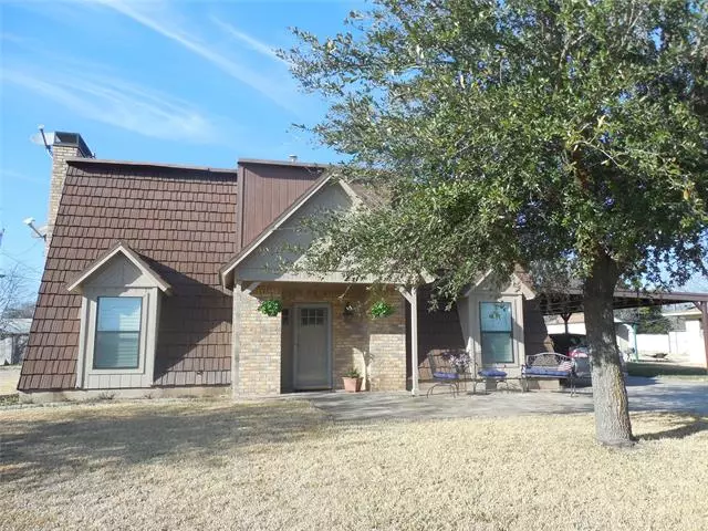 206 W Whitewright Road, Savoy, TX 75479