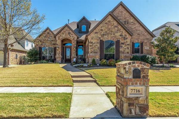 7716 Silverleaf Drive, North Richland Hills, TX 76182