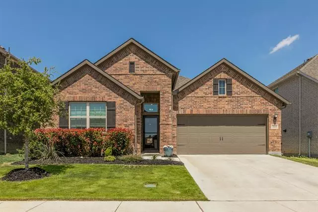 221 Darlington Trail, Fort Worth, TX 76131