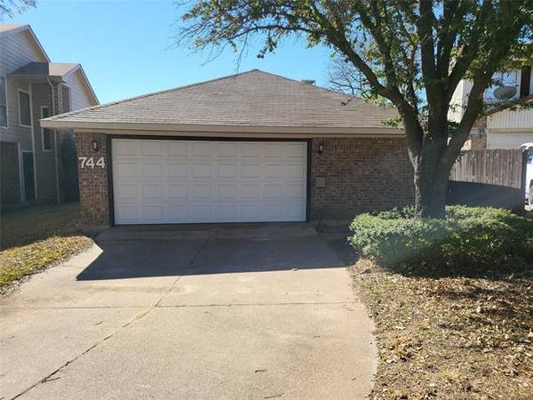 744 Via Miramonte, Mesquite, TX 75150