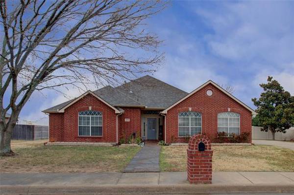 1008 Choke Cherry Lane, Crowley, TX 76036